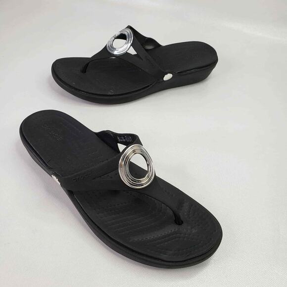 Crocs Sanrah Silver Ring Wedge Sandals Flip Flops Black Women’s Size 11 - Picture 1 of 7